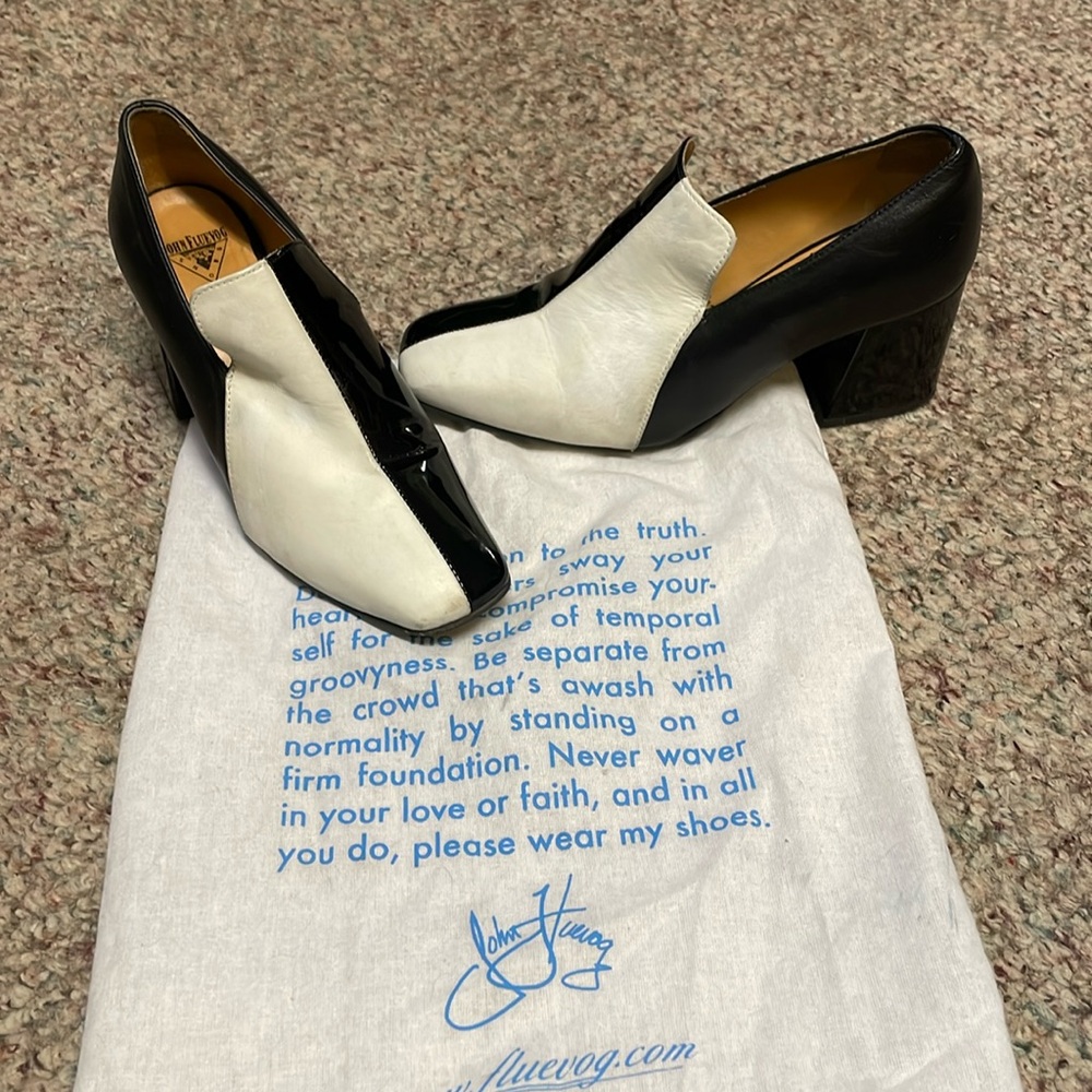 John fluevog black/white patent/matte leather block heel loafers